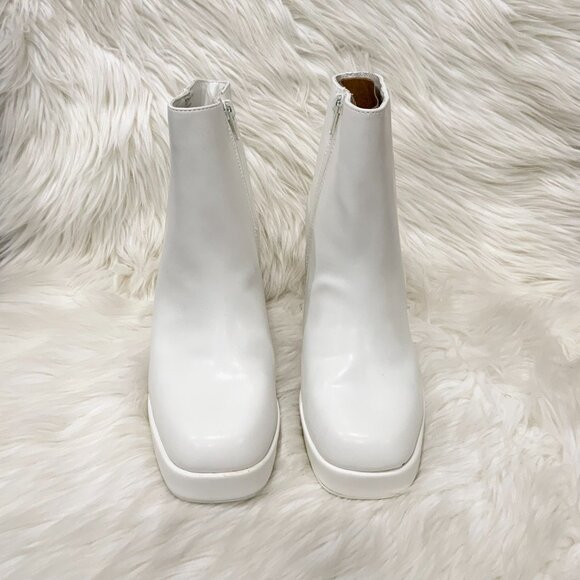 Madden Girl White Platformed Block Heeled Ankle Boots - Picture 2 of 9